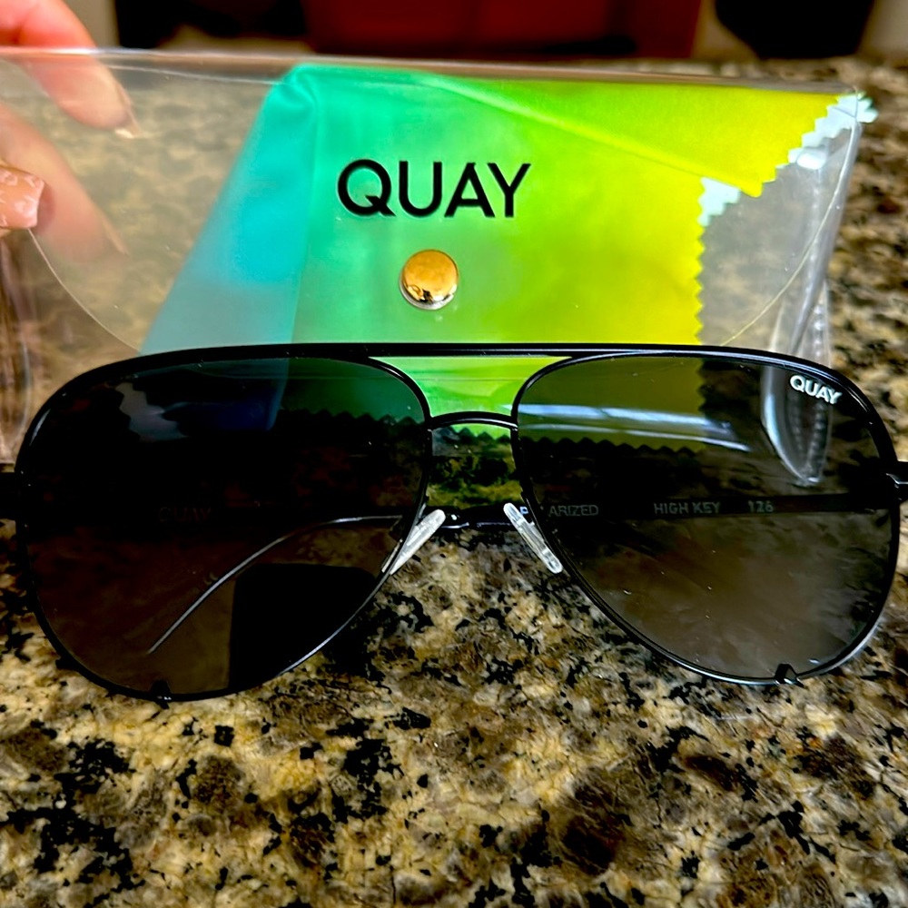 QUAY polarized sunnies 😎😎NWOT